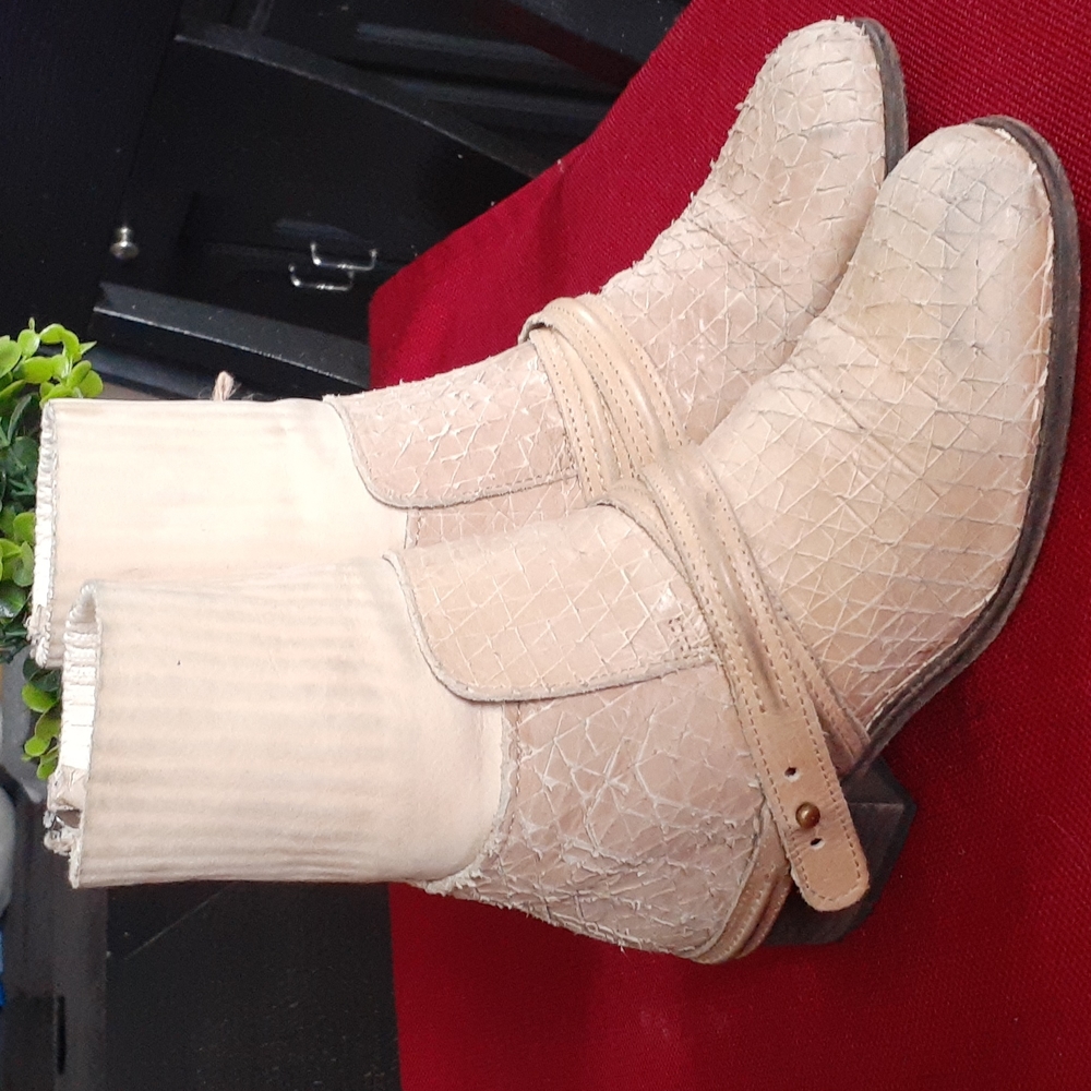 FREE PEOPLE BOOTIES